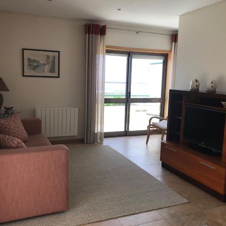 Beachfront Apartment With Sea View Azurara Extérieur photo