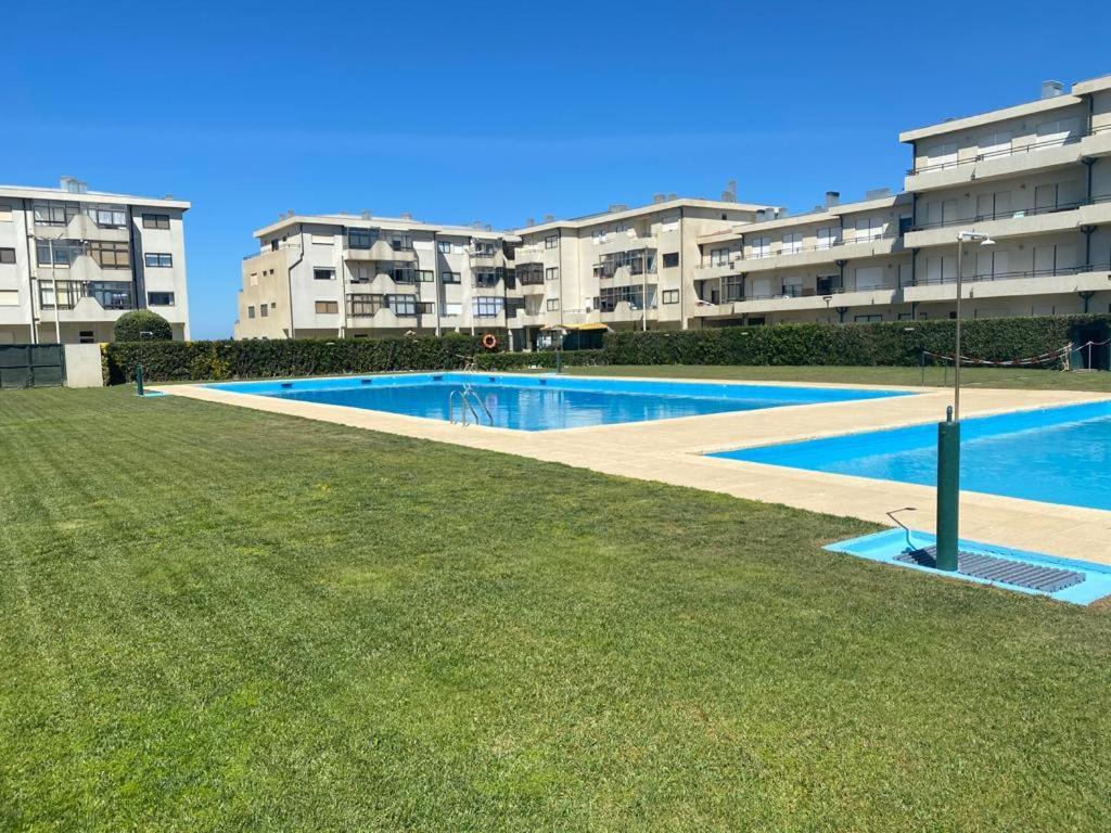 Beachfront Apartment With Sea View Azurara Extérieur photo