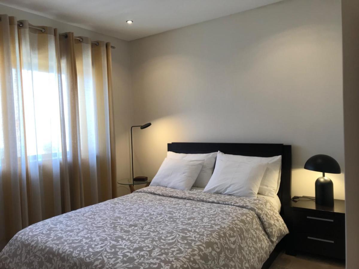 Beachfront Apartment With Sea View Azurara Extérieur photo