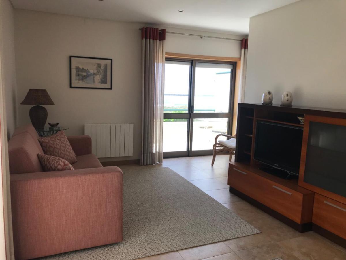 Beachfront Apartment With Sea View Azurara Extérieur photo